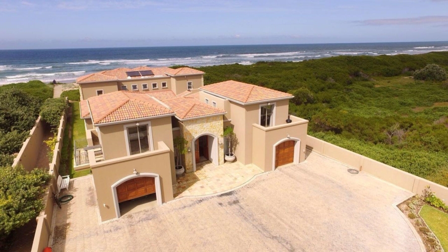 6 Bedroom Property for Sale in Myoli Beach Western Cape